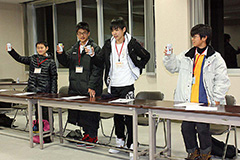 青森を訪れた屋久島の中学生４人