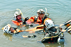 水難救助訓練