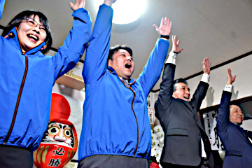 �z��������